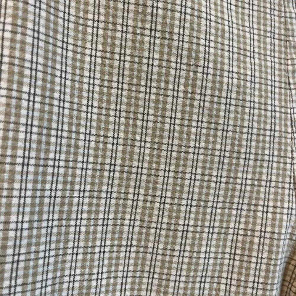 Whitefish Bay Women's Capri Pants Plaid Button Beige Black Cotton Flat Front - Picture 2 of 6